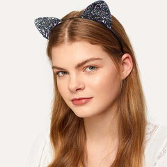 Yuntop iron-core headband wrapped in fabric maintains ear shape.