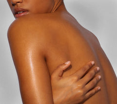 Yves Rocher Monoi Tahiti oil pearl-sheen for a delicate glow and subtle shimmer.