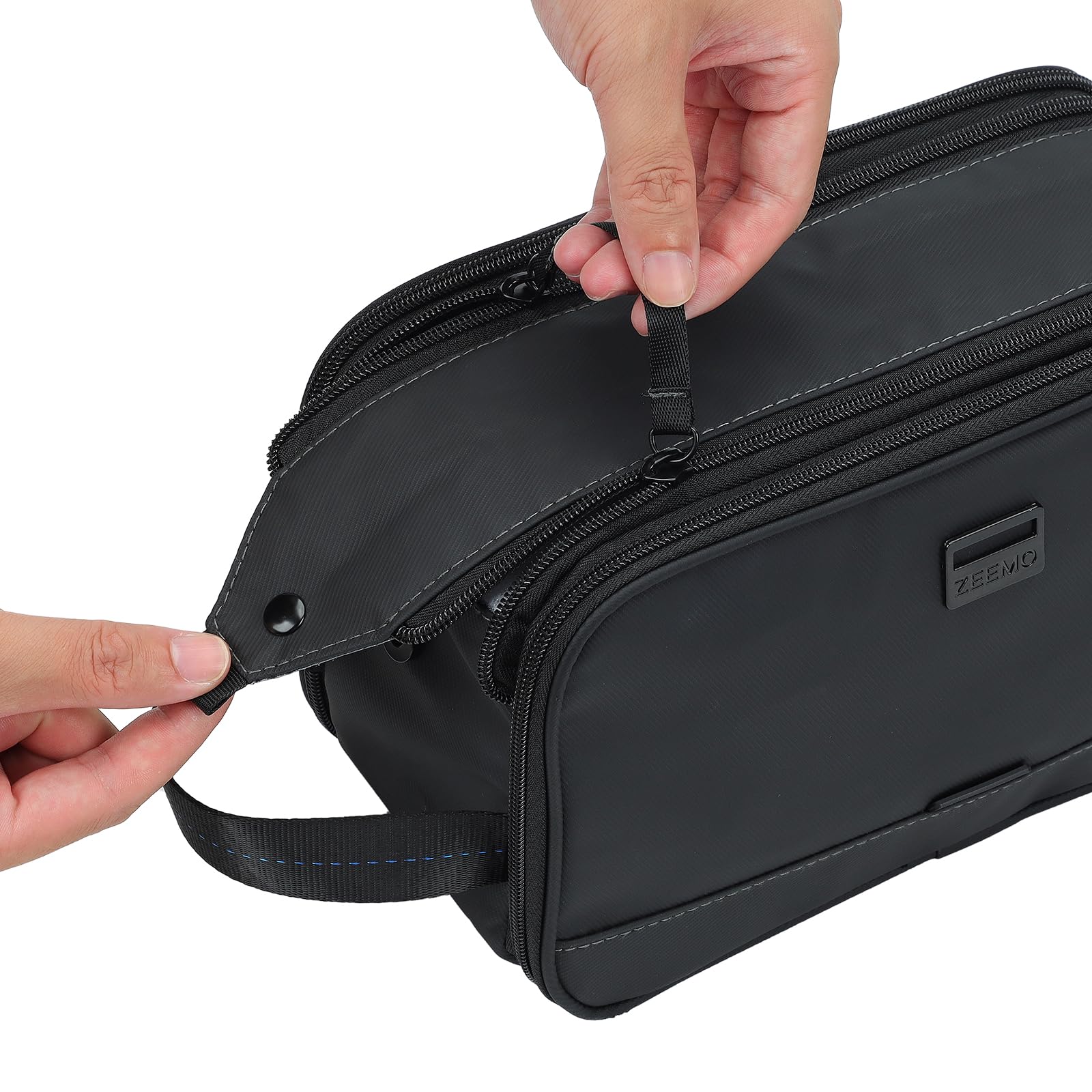 ZEEMO interior pockets and elastic bands organize brushes and razors