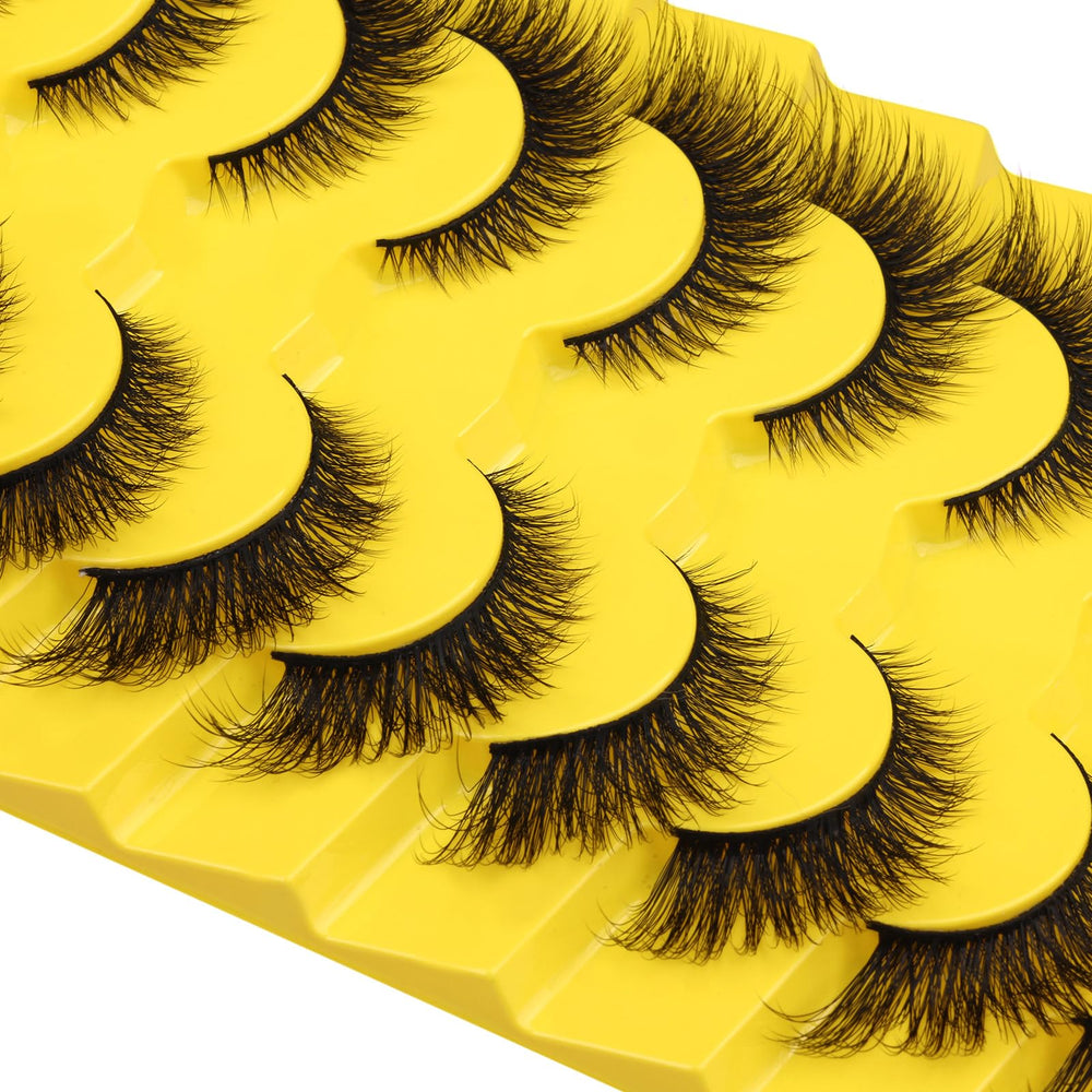 Zegaine cat eye lashes offer a glamorous, luxurious feel.