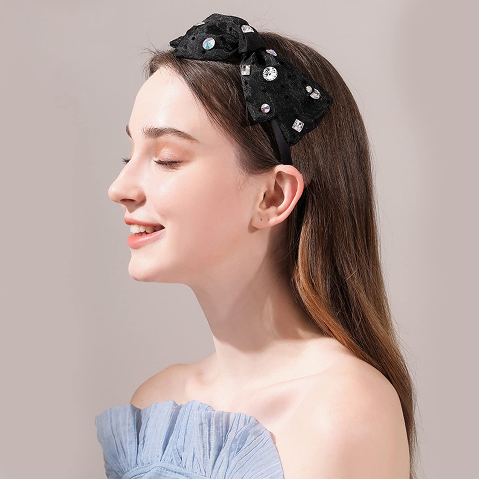 Zifengcer headbands in daily use add subtle polish to outfits.