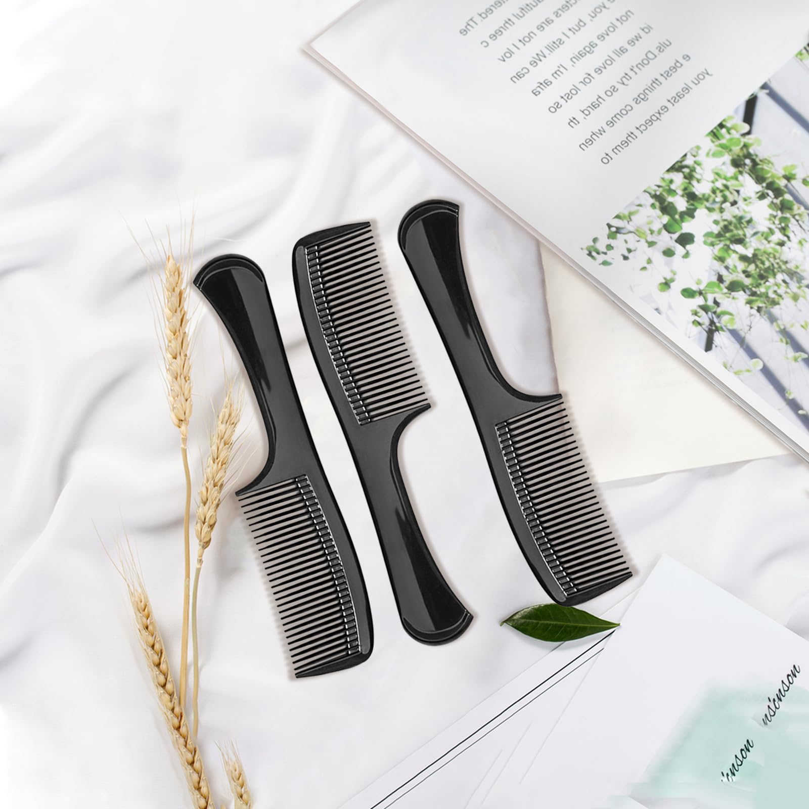 Zoolinn compact black set displayed with ease for quick touch-ups and on-the-go grooming.