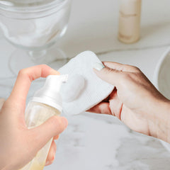 Zuihug 2oz foam bottle travel pack in compact carry case.