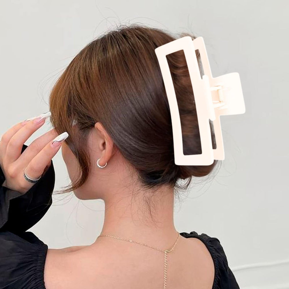 ZYTJ worn clip securing a thick ponytail in real use.