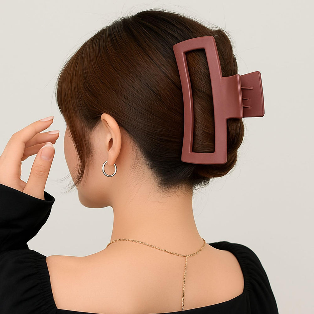 ZYTJ extra-large clip for thick or curly hair styling.